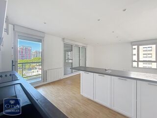  Appartement à louer 5 pièces 108 m²
