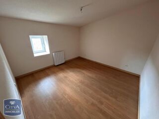  Appartement à louer 3 pièces 77 m²