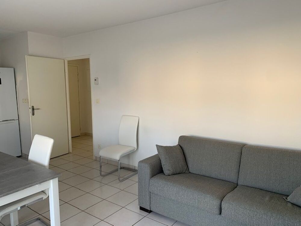 EXCLUSIVITÉ - APPARTEMENT 3 PIÈCES AVEC TERRASSE À louer....