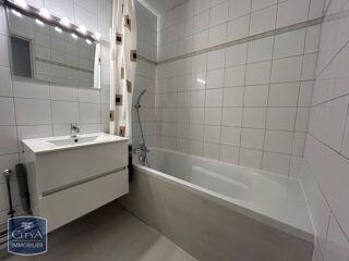  Appartement à louer 3 pièces 65 m²
