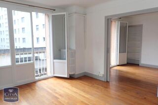  Appartement à louer 4 pièces 81 m²