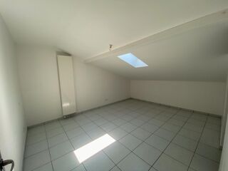  Appartement à louer 3 pièces 67 m²