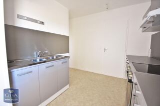  Appartement à louer 4 pièces 74 m²