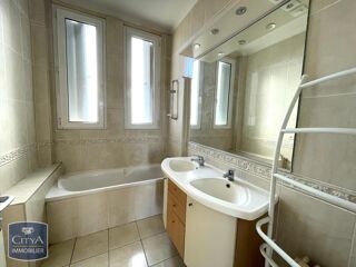  Appartement à louer 4 pièces 82 m²