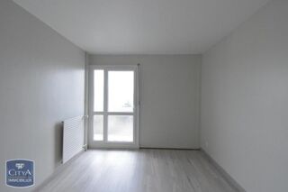  Appartement à louer 4 pièces 82 m²