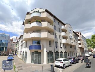  Appartement à louer 3 pièces 96 m²