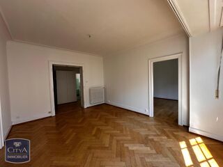  Appartement à louer 4 pièces 99 m²