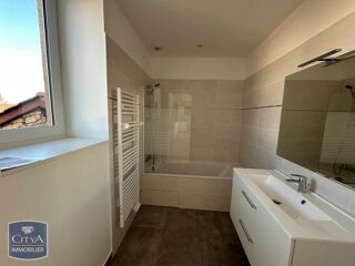  Appartement à louer 4 pièces 88 m²
