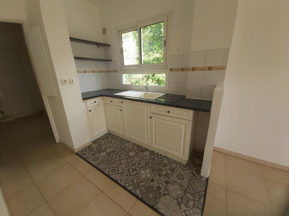 location Appartement - 1 pièce(s) - 31 m² La Possession (97419)