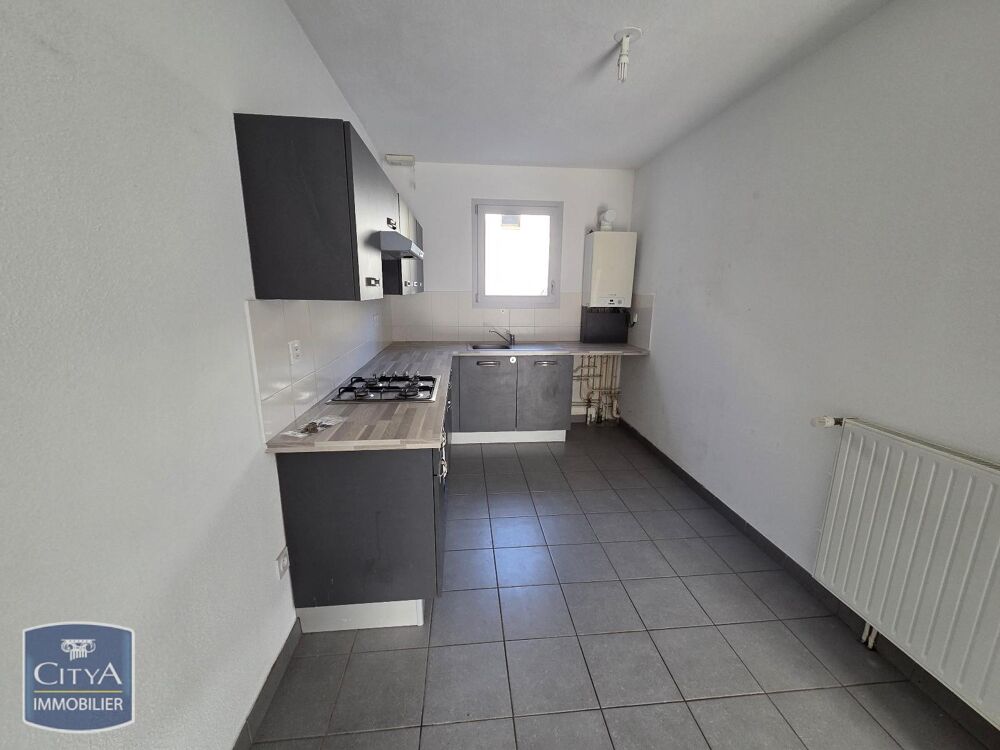 À LOUER : Maison avec terrasse et jardinet, T4 située à ....