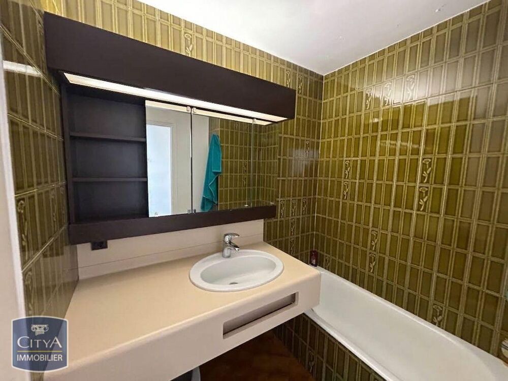 location Appartement - 2 pièce(s) - 65 m² Voiron (38500)