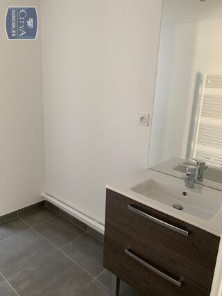  Appartement à louer 3 pièces 64 m²