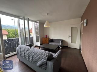  Appartement à louer 5 pièces 82 m²