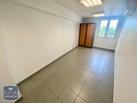 A LOUER - LOCAL A USAGE UNIQUE DE STOCKAGE + GARAGE A... 360 83000 Toulon