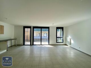  Appartement à louer 3 pièces 76 m²