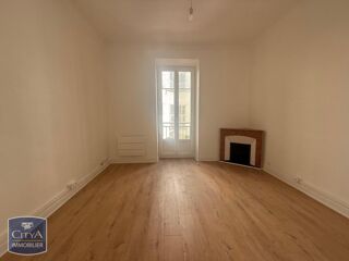  Appartement à louer 4 pièces 90 m²