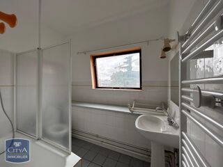  Appartement à louer 3 pièces 65 m²