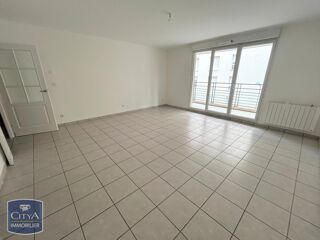  Appartement à louer 4 pièces 77 m²