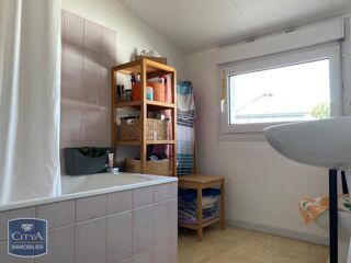  Appartement à louer 4 pièces 102 m²