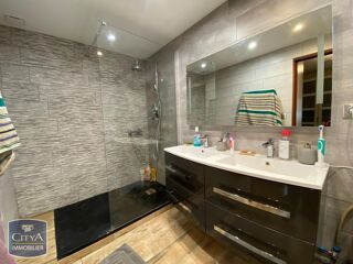  Appartement à louer 3 pièces 72 m²