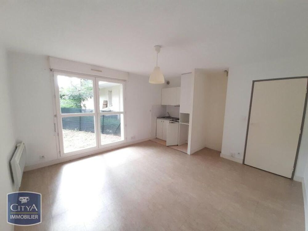 **STUDIO 25 M² AVEC UN EXTERIEUR - SAINT-CYR-SUR-LOIRE**....
