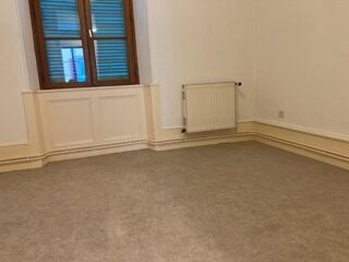  Appartement à louer 3 pièces 77 m²
