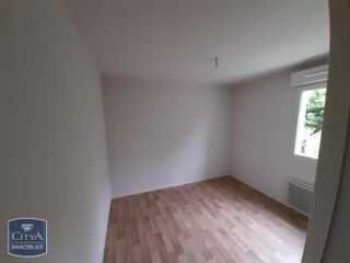  Appartement à louer 4 pièces 79 m²