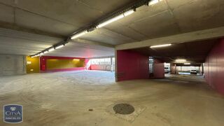  Parking / Garage à louer 