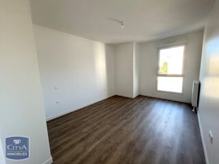  Appartement à louer 4 pièces 85 m²