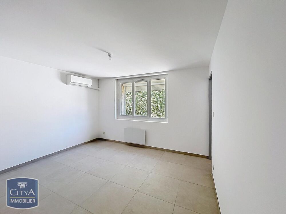LOCATION - BOUILLARGUES - CENTRE-VILLE - APPARTEMENT 2 P....