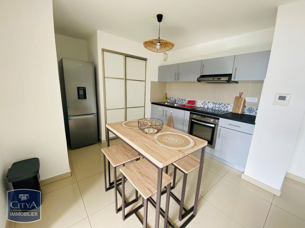 location Appartement - 3 pièce(s) - 62 m² Sainte-Clotilde (97490)