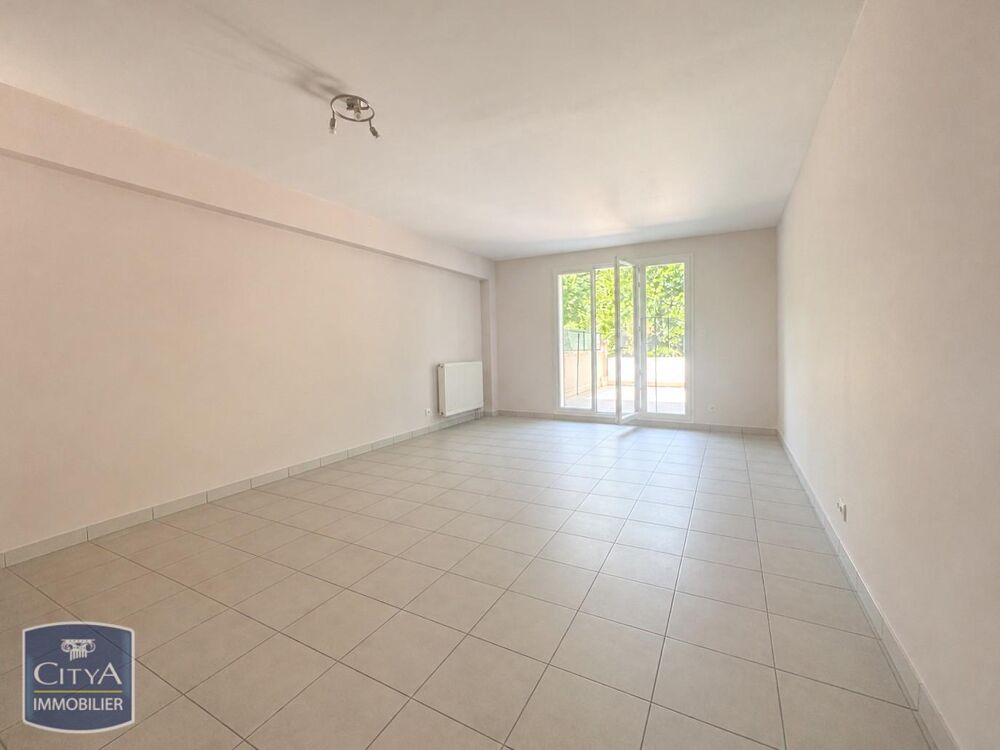 location Appartement - 3 pièce(s) - 75 m² Charnay-lès-Mâcon (71850)