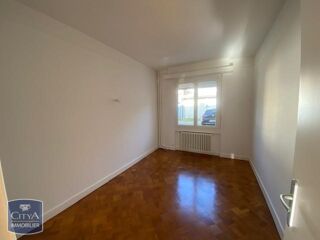  Appartement à louer 3 pièces 65 m²