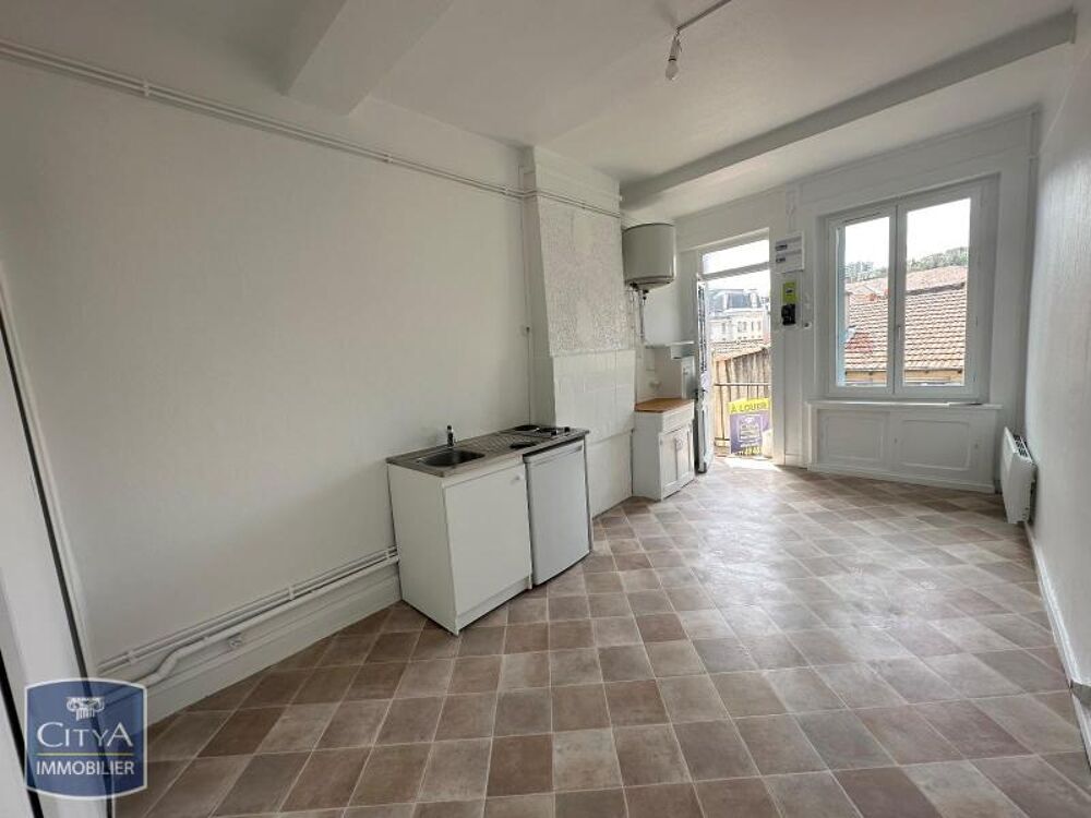 À LOUER : Appartement ancien T1 situé en plein coeur de S....