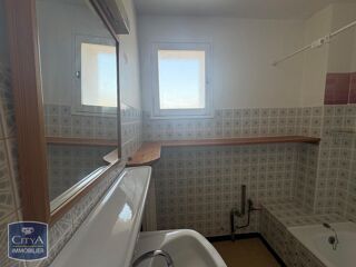  Appartement à louer 4 pièces 77 m²