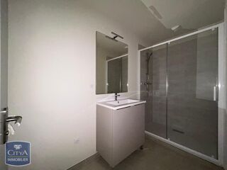  Appartement à louer 3 pièces 75 m²