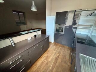  Appartement à louer 3 pièces 86 m²