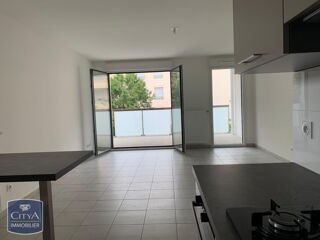  Appartement à louer 4 pièces 80 m²