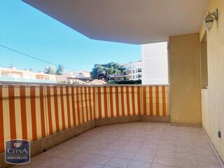  Appartement à louer 3 pièces 77 m²