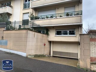  Parking / Garage à louer 