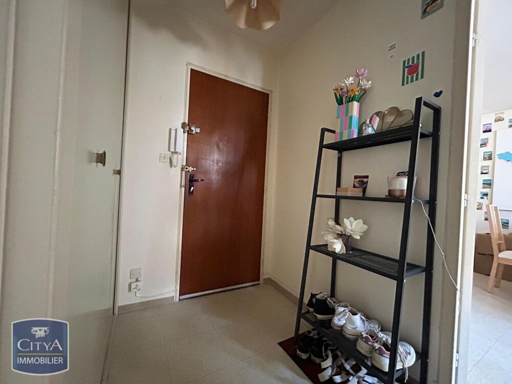 À LOUER Nous vous proposons un appartement de type T2 si....