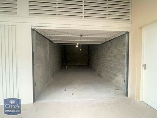  Parking / Garage à louer 15 m²