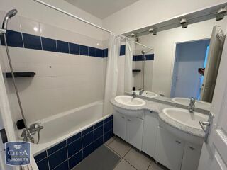  Appartement à louer 3 pièces 55 m²
