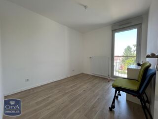  Appartement à louer 4 pièces 81 m²