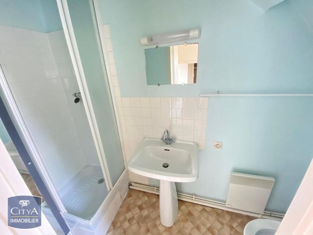 Des Ecoles - En location : venez découvrir cet apparteme....