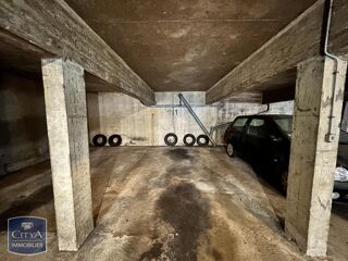  Parking / Garage à louer 