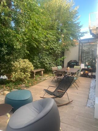  Maison à louer 8 pièces 209 m²