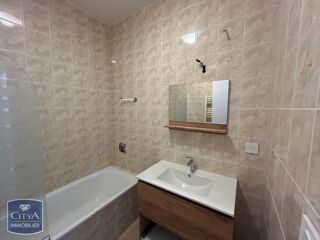  Appartement à louer 4 pièces 107 m²