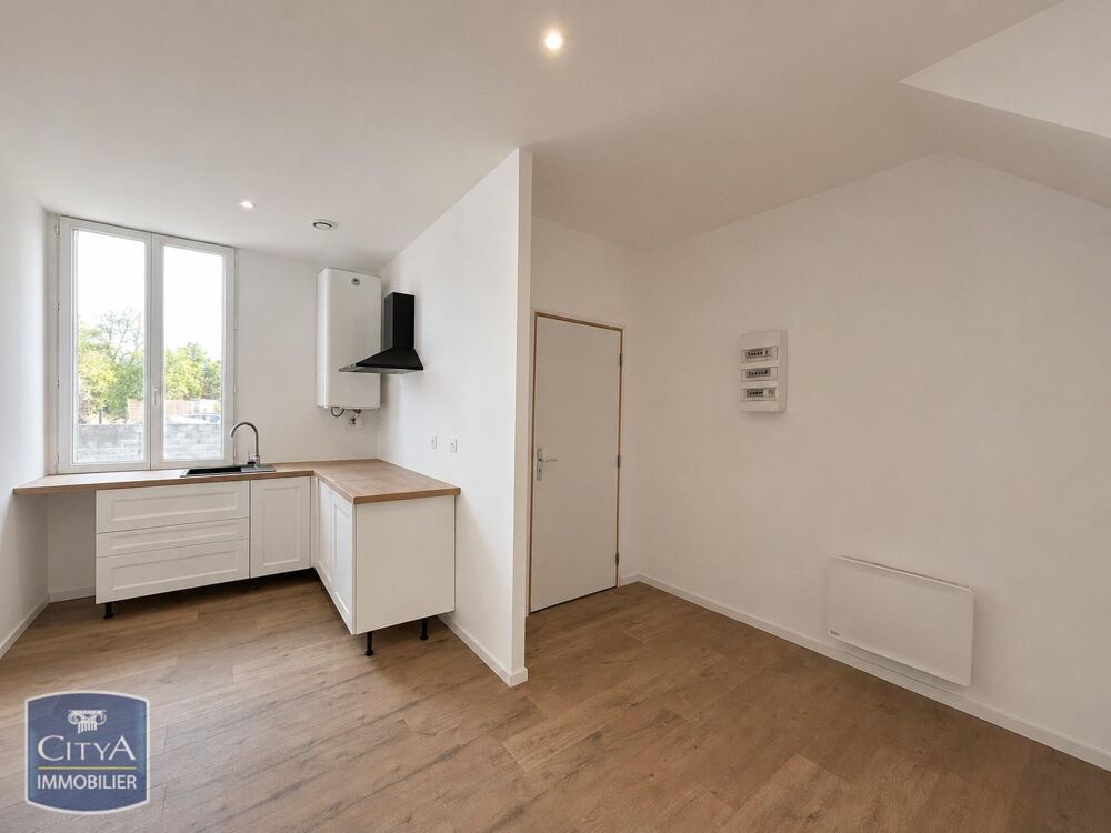 COUTRAS - T3 REFAIT A NEUF AVEC JARDIN de 600 m² ! Venez....