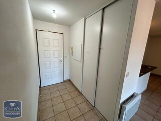  Appartement à louer 3 pièces 65 m²